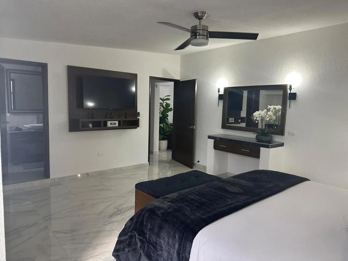 Lit King, Netflix & Piscine, Propre & Neuf Apartment